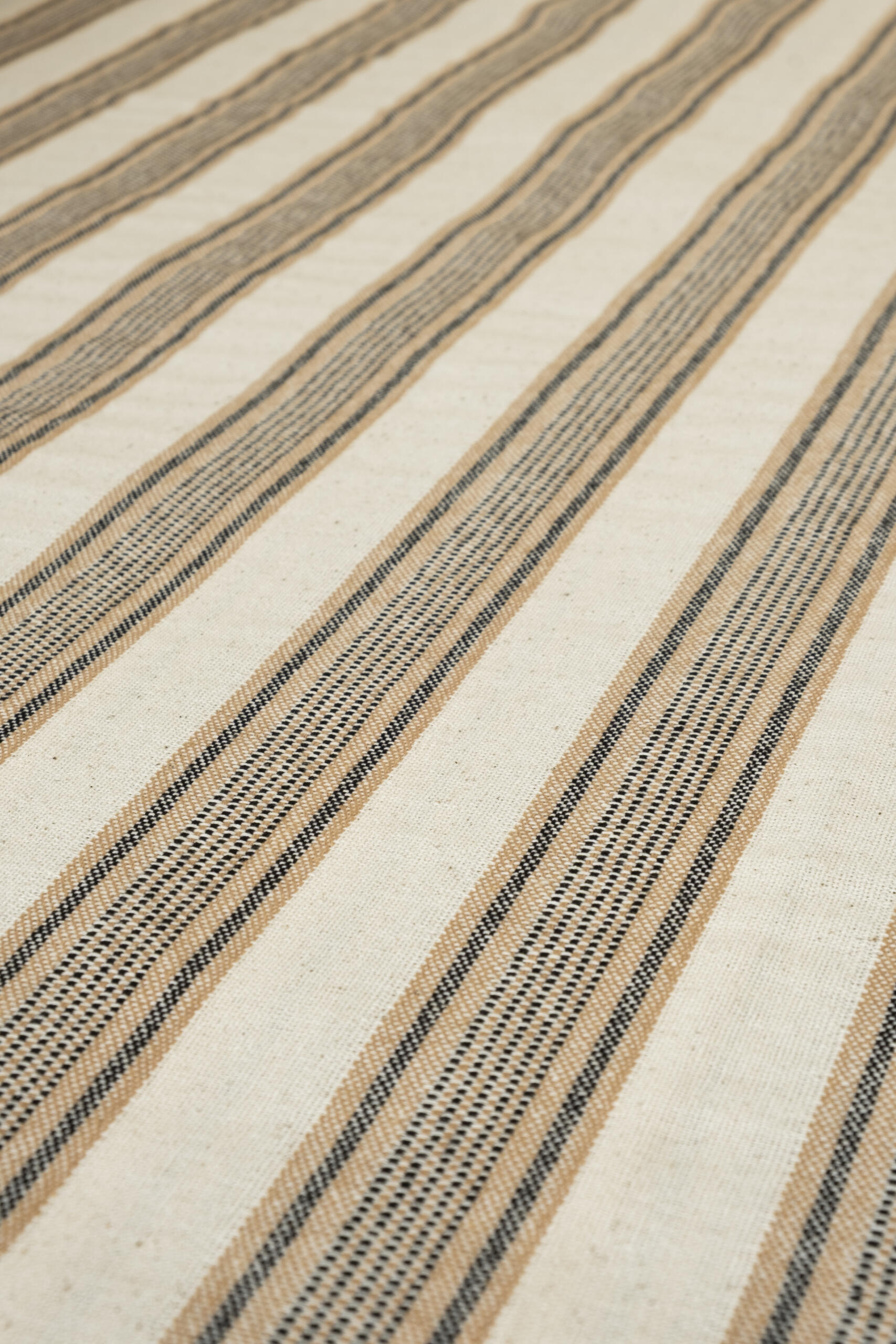 Kahve Desenli Keten - Görsel 3